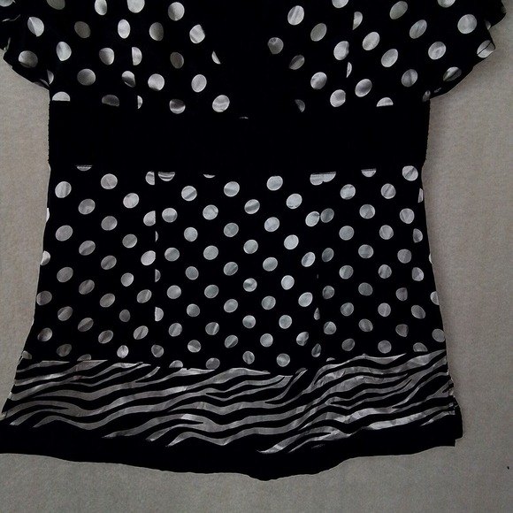 BCBGMaxazria Sateen Style Deep V Tunic Blouse Size M in Black White Polka Dot‎ - Picture 7 of 9